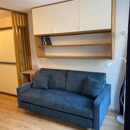 Au Pied Des Telecabines *