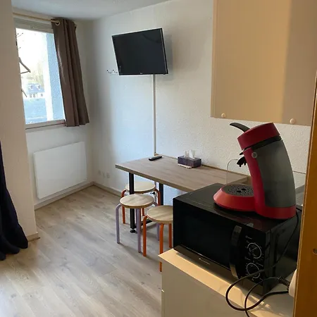 Au Pied Des Telecabines